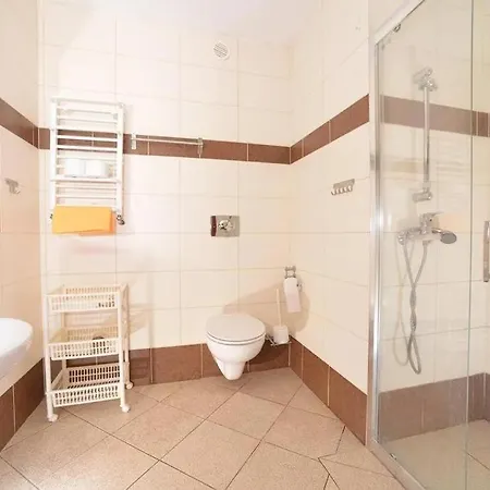 Zem-tourist 250 M Od Morza, Odkryty Basen, Plac Zabaw, Parking, Wyzywienie Resort Pustkowo