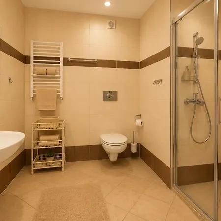 Resort Zem-tourist 250 M Od Morza, Odkryty Basen, Plac Zabaw, Parking, Wyzywienie