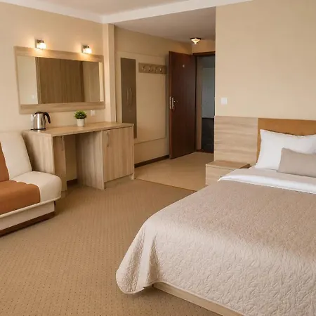 Resort Zem-tourist 250 M Od Morza, Odkryty Basen, Plac Zabaw, Parking, Wyzywienie Pustkowo