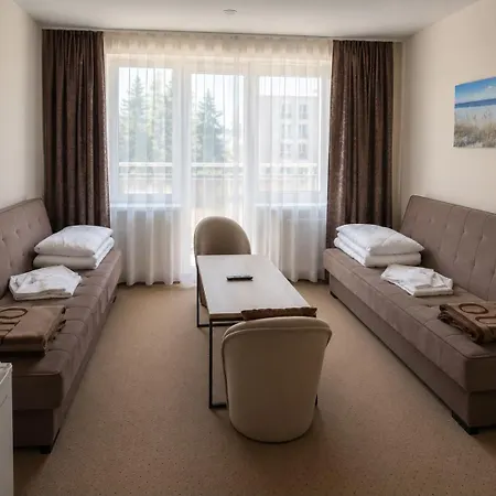 Zem-tourist 250 M Od Morza, Odkryty Basen, Plac Zabaw, Parking, Wyzywienie Resort