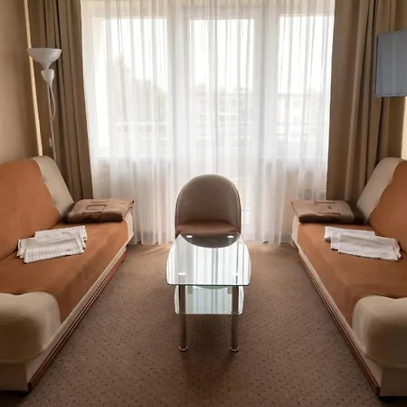 Resort Zem-tourist 250 M Od Morza, Odkryty Basen, Plac Zabaw, Parking, Wyzywienie Pustkowo