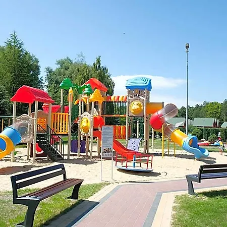 Zem-tourist 250 M Od Morza, Odkryty Basen, Plac Zabaw, Parking, Wyzywienie Pustkowo