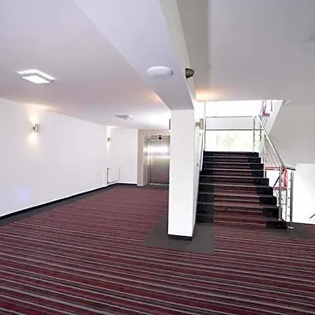 Resort Zem-tourist 250 M Od Morza, Odkryty Basen, Plac Zabaw, Parking, Wyzywienie