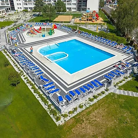 Zem-tourist 250 M Od Morza, Odkryty Basen, Plac Zabaw, Parking, Wyzywienie