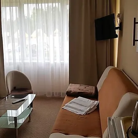Resort Zem-tourist 250 M Od Morza, Odkryty Basen, Plac Zabaw, Parking, Wyzywienie