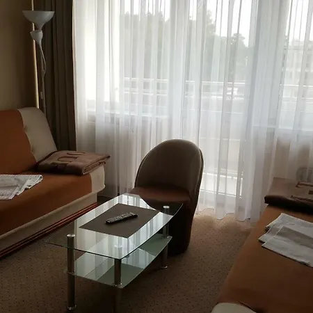 度假村 Zem-tourist 250 M Od Morza, Odkryty Basen, Plac Zabaw, Parking, Wyzywienie *